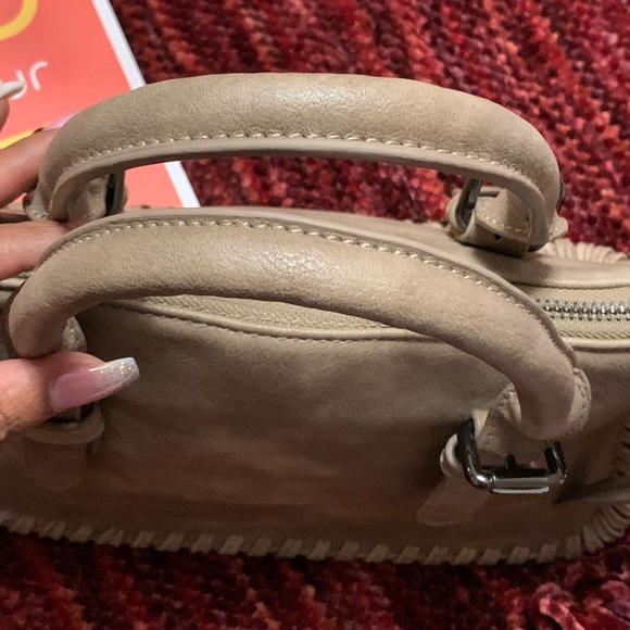 Chinese Laundry Small Handbag - Picture 3 of 8